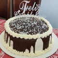 El cooksnap de Carla Andrade Ravena cuando hizo Torta húmeda (bizcocho húmedo de chocolate, rellena de manjar, ganache de chocolate y mazapán).