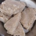 Honey jain का कुकस्नैप जब उन्होंने तिल मावा बर्फी (til mawa burfi recipe in Hindi) बनाया था।