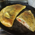 El cooksnap de Henry Melo cuando hizo CALZONE CAPRESE sin levadura 🍅🧀🌿.
