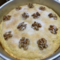 El cooksnap de tapese cuando hizo Pastel con crema, manzanas y nueces (Cake with cream, apples and nuts).