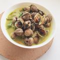Cooksnap Nurul Kefftya semasa beliau membuat Kerang Dan Pucuk Paku Masak Lemak Cili Api.
