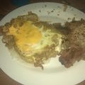 El cooksnap de Marshall Luu cuando hizo Costeletas de cerdo y colchón de verduras y huevo a la plancheta.