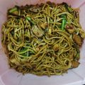 Cooksnap Naina semasa beliau membuat Mi Goreng Basah.