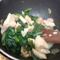 Cooksnap dari Nisiliathyka untuk resep Sayur Sawi Tumis Daging Ayam Mudah dan Praktis