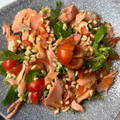 Cooksnap από Kat-Izzy στη συνταγή Σαλάτα με καπνιστό σολομό
