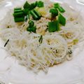 Cooksnap Nur Azliani Amer semasa beliau membuat Bihun Goreng Putih Simple.