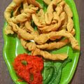 Jayshree Doshi's cooksnap of when they made વણેલા ગાંઠિયા (Vanela Ganthiya Recipe In Gujarati).