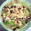 菜菜 的 滑蛋鮮菇燴絲瓜 cooksnap