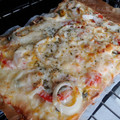 El cooksnap de José Gabriel Sacarés. sakicuinersolidari. cuando hizo Pizza Gambas amb Salmó fumat i alcaparres.