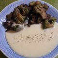 El cooksnap de davidespigaresmorales cuando hizo Brócoli y champiñones salteados, acompañados de puré de patatas.