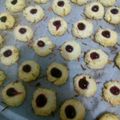 Cooksnap dari Raida Pakhira untuk resep Thumbprint Strawberry Cheese