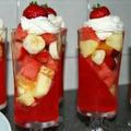 صورة من ماشا في المطبخ ، شاركها بعد تجربة وصفة 🍏🍓كوكتيل 🍌🍎🍓