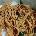 Cooksnap Arop Azizan semasa beliau membuat Kuih gunting.