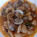 El cooksnap de El Charro No Sólo Jamón cuando hizo Fabes/Judiones con almejas y rape.