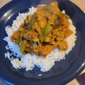 Cooksnap Aśka z czasów, kiedy przygotował Kurczak w sosie curry.