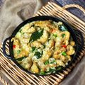 Cooksnap Salina Jalaludin semasa beliau membuat Ayam Buttermilk.