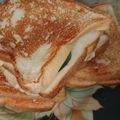 Misbah Anjum's cooksnap of when they made Chicken spicy sandwhich.