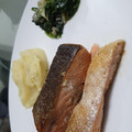 Cooksnap dari Phebe untuk resep Pan-fried Salmon with Steamed Broccoli and Mashed Potatoes