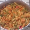 Cooksnap από tzoulitsa στη συνταγή Γαρίδες με πολύχρωμες πέννες