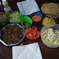 El cooksnap de Cami Abi cuando hizo Tacos! (Carne, pollo, lechuga, tomate, choclo y huevo).