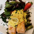Siukaay's cooksnap of when they made Mike's EZ Baked Salmon & Asparagus W/ Hollandaise.