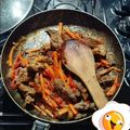 El cooksnap de César A. Aristizabal cuando hizo Carne de res salteada acompañada de ensalada rusa.
