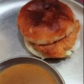 Sikha nokhwal का कुकस्नैप जब उन्होंने बर्गर(Burger recipe in hindi) बनाया था।