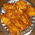kanak singh का कुकस्नैप जब उन्होंने आलू प्याज के पकोड़े Aloo pyaz ke crispy pakore recipe in hindi) बनाया था।