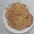 Aarati Rinesh Kakkad's cooksnap of when they made મેથીની ભાજી ઘઉં ના લોટ ની ફરસી પૂરી.