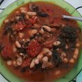 El cooksnap de Meryjoe02 cuando hizo Habichuelas con níscalos y acelgas …y chorizo si quieres!! Rápido y rico, rico!! 25’.