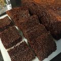 Cooksnap Julie Mangsor semasa beliau membuat Kek Sarang Semut.
