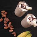 Preeti Sahil Gupta का कुकस्नैप जब उन्होंने बनाना नट्स एंड चॉकलेट मिल्क शेक (Banana nuts and chocolate milkshake recipe in hindi) बनाया था।