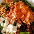 El cooksnap de IVJ89 cuando hizo Ensalada de espinacas con salmón ahumado, queso de cabra y pasas.