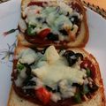 صورة من براءة هلال ، شاركها بعد تجربة وصفة بيتزا توست 🍕🍞😍