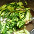 Cooksnap Aznie Khasri semasa beliau membuat Sawi tumis belacan.
