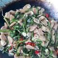 Cooksnap dari Yuwinda Enita Putri Yuen untuk resep Tumis kangkung bakso kuah mentega