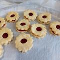 kriszti illes Cooksnap-ja, amikor elkészítette a(z) Azonnal omlós puha linzer baracklekvárral 🍹🍸🍹 receptet.