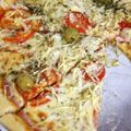 Manu Bhandari का कुकस्नैप जब उन्होंने ब्रेड पिज़्ज़ा (bread pizza recipe in Hindi) बनाया था।