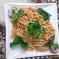 صورة من طـبخآت يآسـمـين🌹🌷، شاركها بعد تجربة وصفة سباغيتي بالفلفل اخضر بارد والبصل 😋