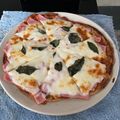 รูป Cooksnap ของ Aphinya Chuaicham เมื่อเขาทำ Pizza keto พิซซ่าคีโต พิซซ่าคีโตนวดมือ #KetoKing พิซซ่าคีโตแป้งหนานุ่ม ขนาด10 นิ้ว
