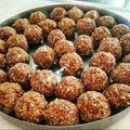 Sampada Shrungarpure's cooksnap of when they made पारंपरिक डिंक लाडू (dink laddu recipe in marathi).