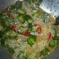 Cooksnap dari Nurikaroiyah untuk resep Sayur Oyong Bihun Kuah [masakan simpel]