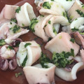 El cooksnap de mis-cocteles cuando hizo Calamares a la plancha con gulas y gambas.