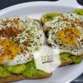 Cooksnap dari Ryeska Fajar untuk resep Roti Gandum Telur Mata Sapi Fry Pan Oles Alpukat