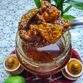Mukti Bhargava का कुकस्नैप जब उन्होंने पारंपरिक तरीके से तैयार आम का अचार। बनाया था।