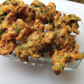 Hušbân Bhâttī's cooksnap of when they made Palak Pakoray.