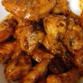 El cooksnap de Alicia cuando hizo Alitas de pollo al horno con salsa Buffalo, acompañadas de salsa de queso azul.