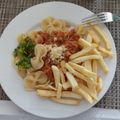El cooksnap de Daniel Bravo Torres cuando hizo Fideos con champiñones y carne molida y salsa.