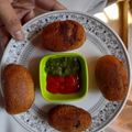 Rakhi Gupta का कुकस्नैप जब उन्होंने वेज ब्रेड बॉल्स (Veg Bread Balls recipe in Hindi) बनाया था।