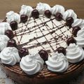 Gyuláné Sisa Cooksnap-ja, amikor elkészítette a(z) Meggyes-joghurtos torta sütés nélkül receptet.